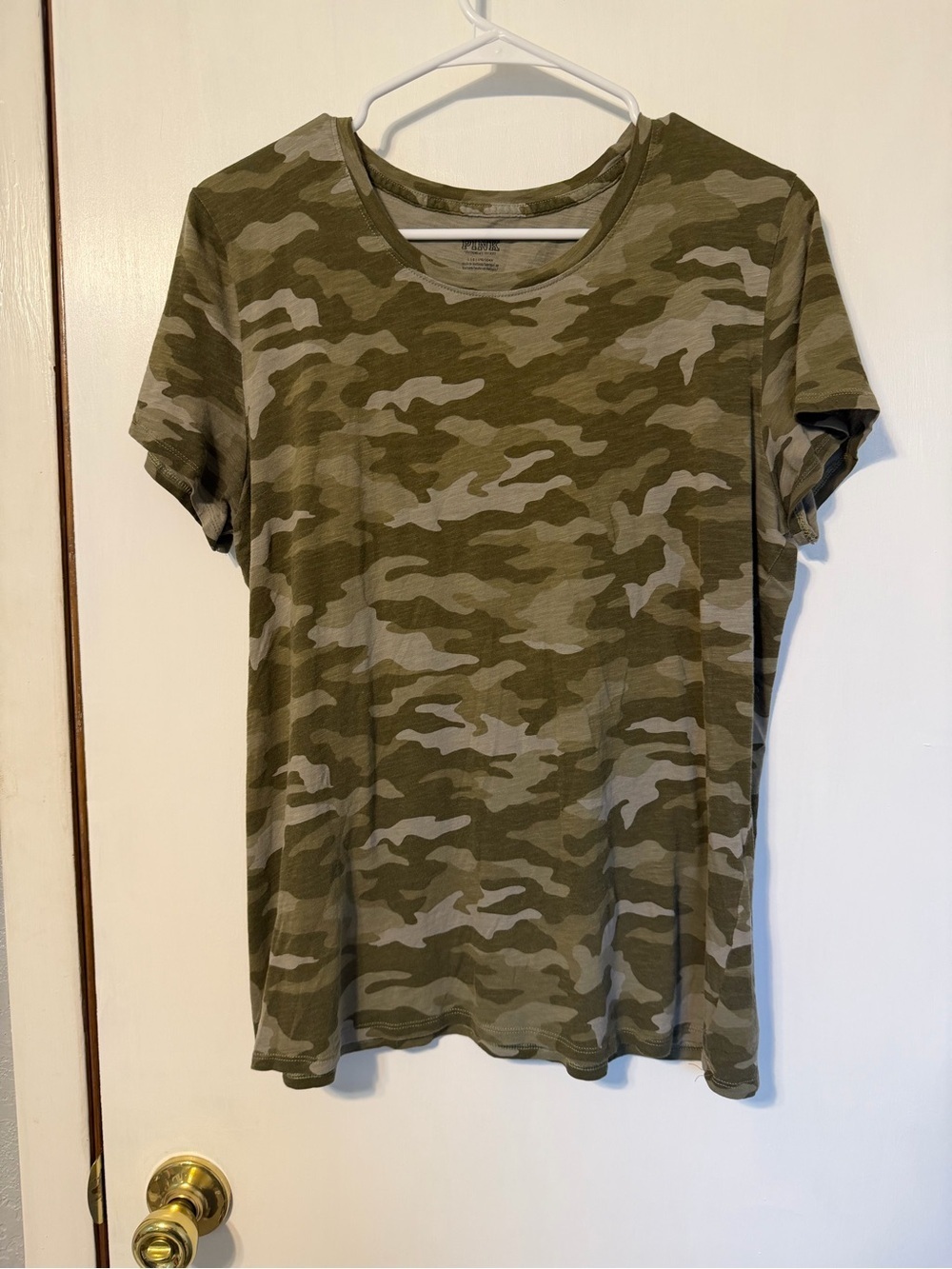 PINK Victoria's Secret Olive Green Camo Short Sleeve Tee